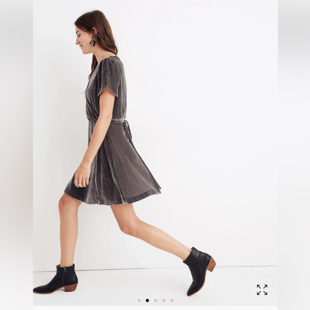 Madewell Grey Velvet Wrap Dress w Tulip Short Sleeves Sz Small and Measurements!